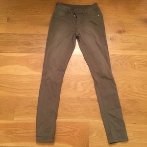 Maurice’s skinny olive green jeans XS